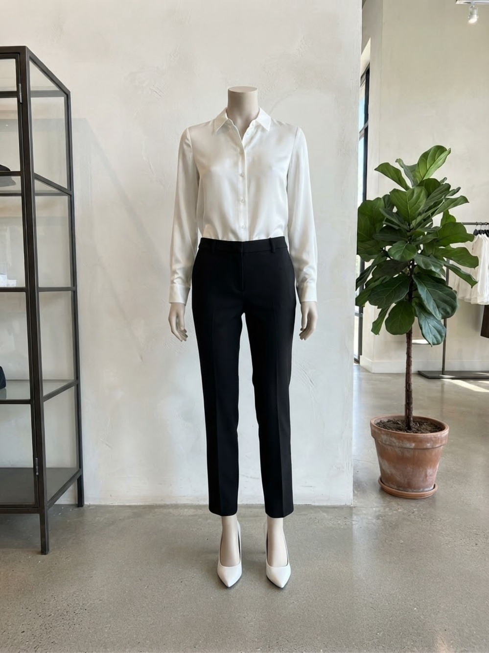 Chico's Black Cropped Tailored Pants